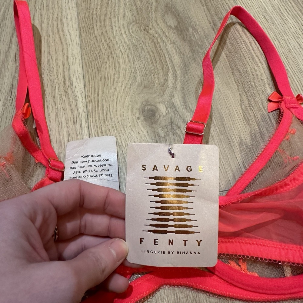 NWT Savage Fenty Foiled Sprigs Neon Hot Pink Sheer Embroidered Unlined Bra 36C - Picture 4 of 9